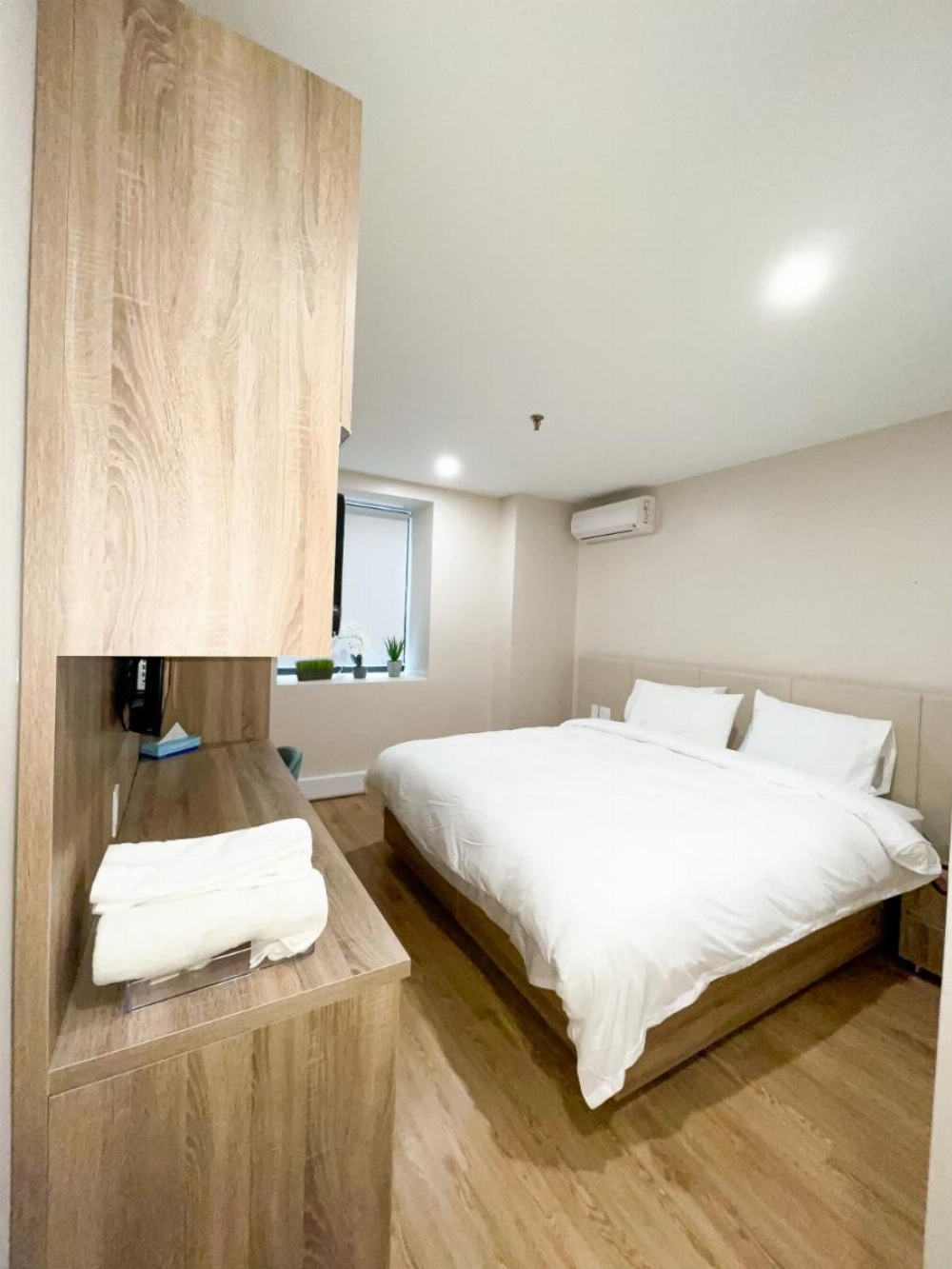 Room image 3